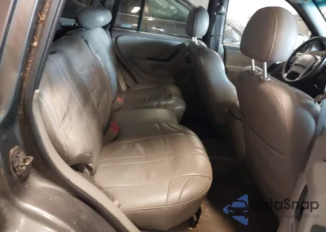 2000 Jeep Grand Cherokee Laredo z USA, uszkodzony, nr VIN 1J4GW48S1YC191748